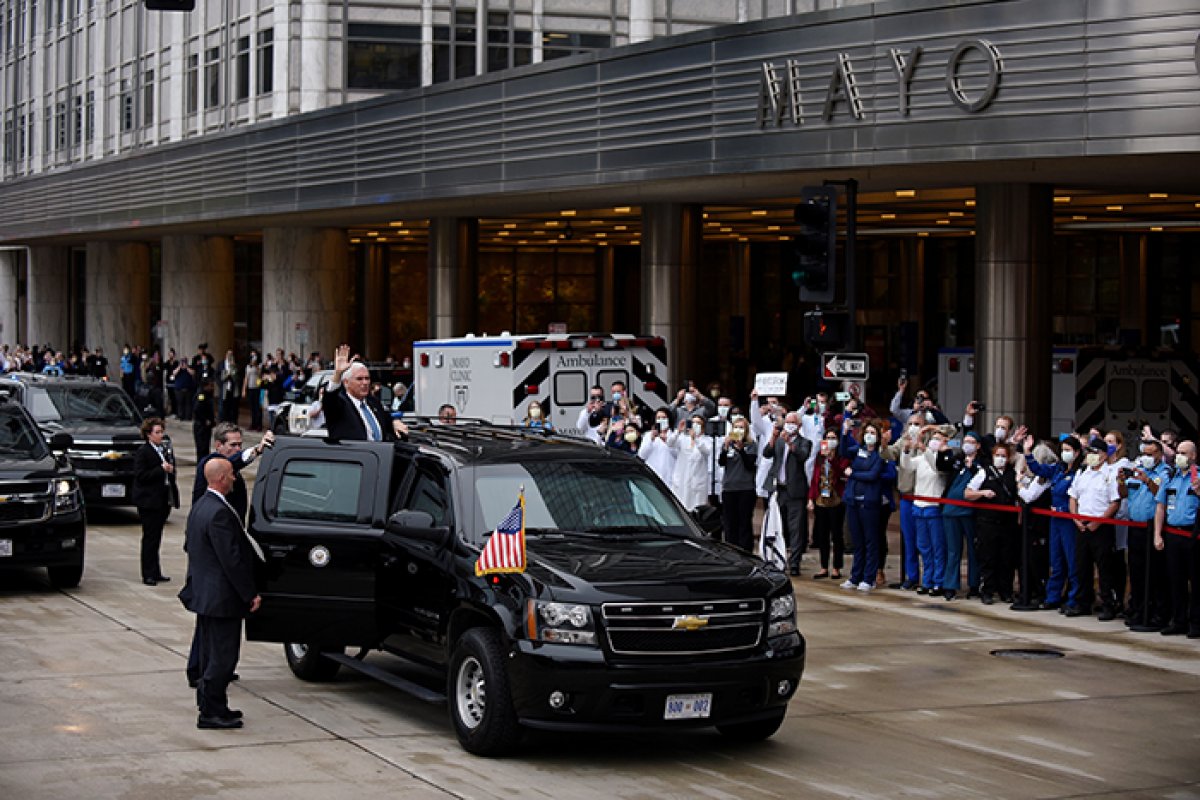r Mike Pence, hastane ziyaretinde maske takmadı