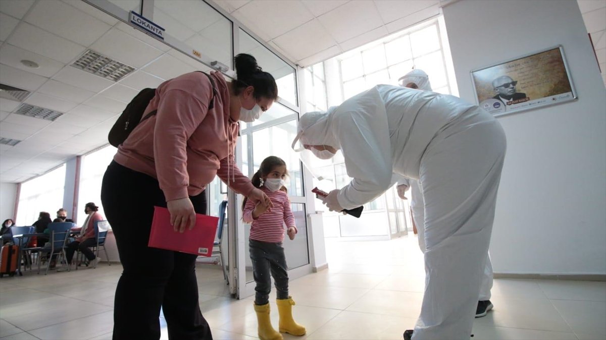 Rusya'daki 333 Türk vatandaşı Türkiye'ye getirildi