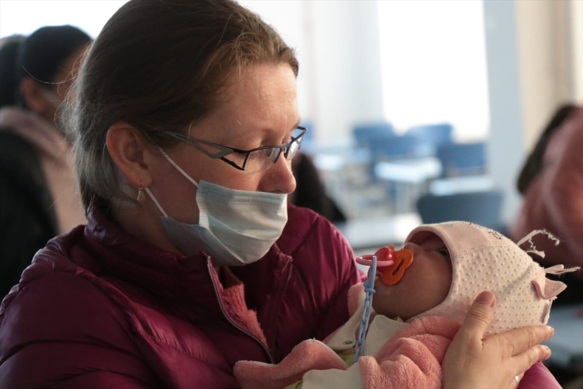 Rusya'daki 333 Türk vatandaşı Türkiye'ye getirildi