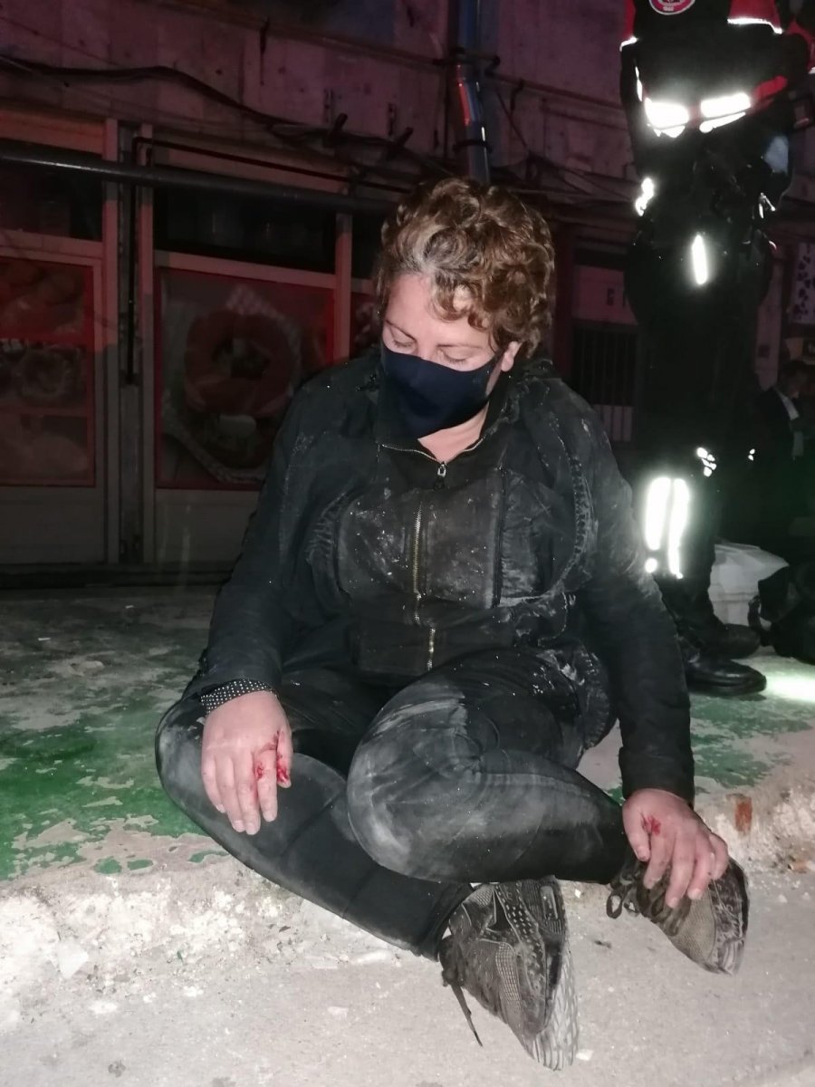 Babasına kızan kadın ATM'leri böyle parçaladı