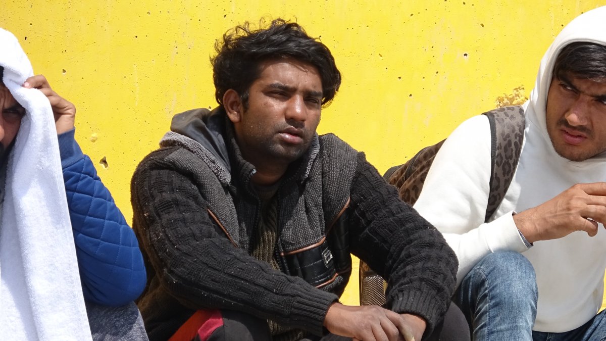 i 8 Pakistanlı, Balıkesir'den İstanbul'a yürürken yakalandı