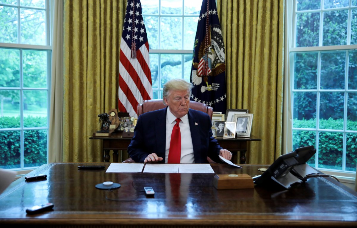 r Trump, Çin'den çıkış yapan uçakları sordu