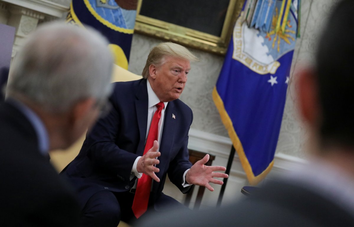 r Trump, Çin'den çıkış yapan uçakları sordu