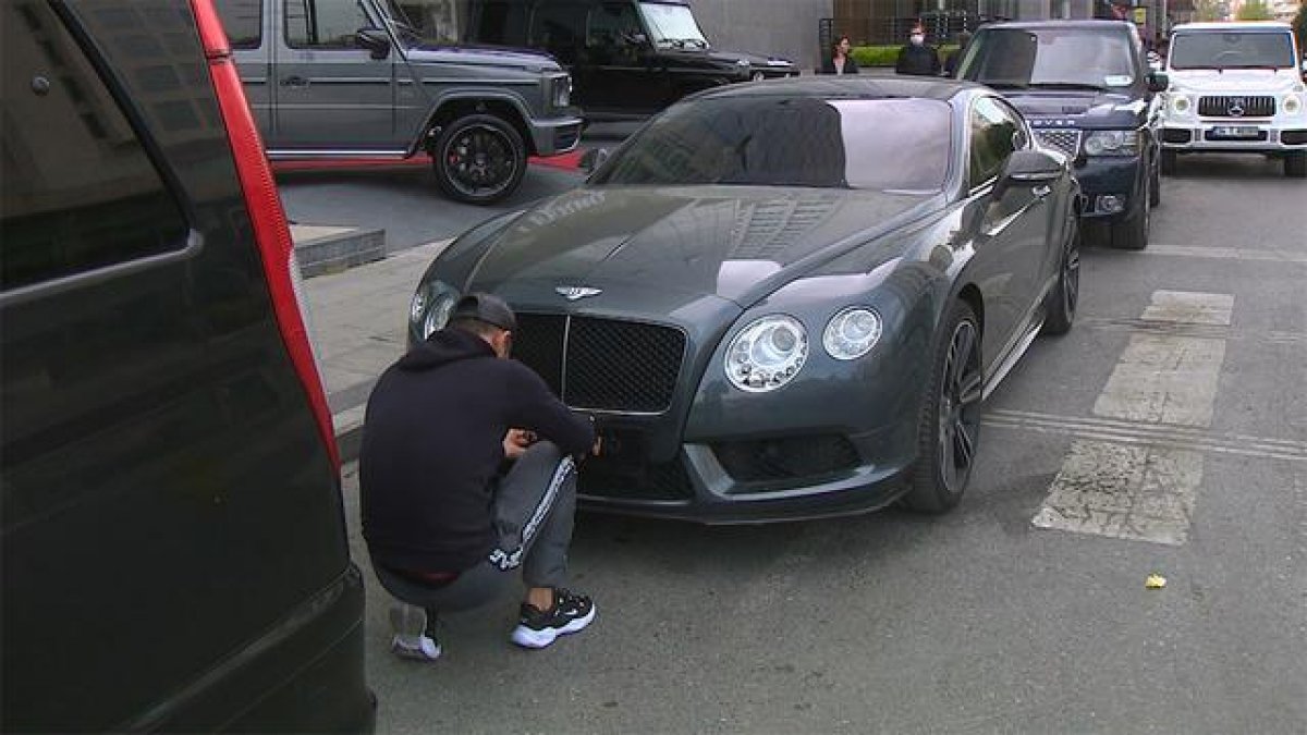 Berkay yine lüks otomobil aldı