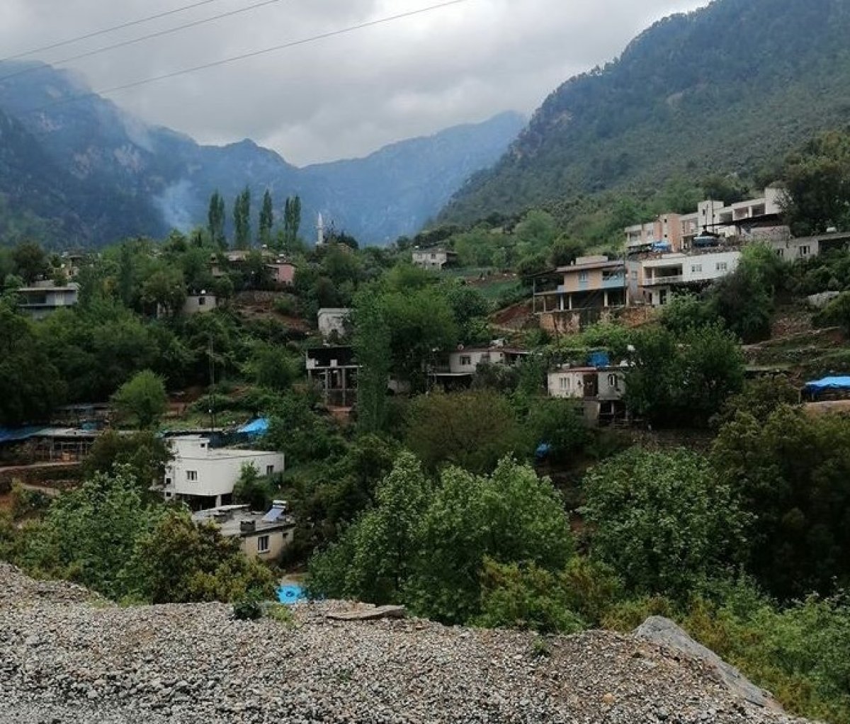 i Liseli genç babasını öldürdü