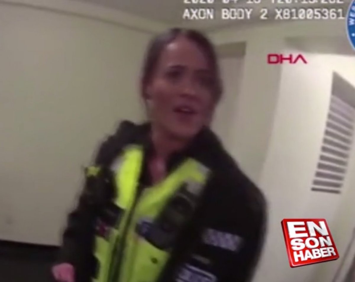 Gözaltına alınan İngiliz polise tükürdü