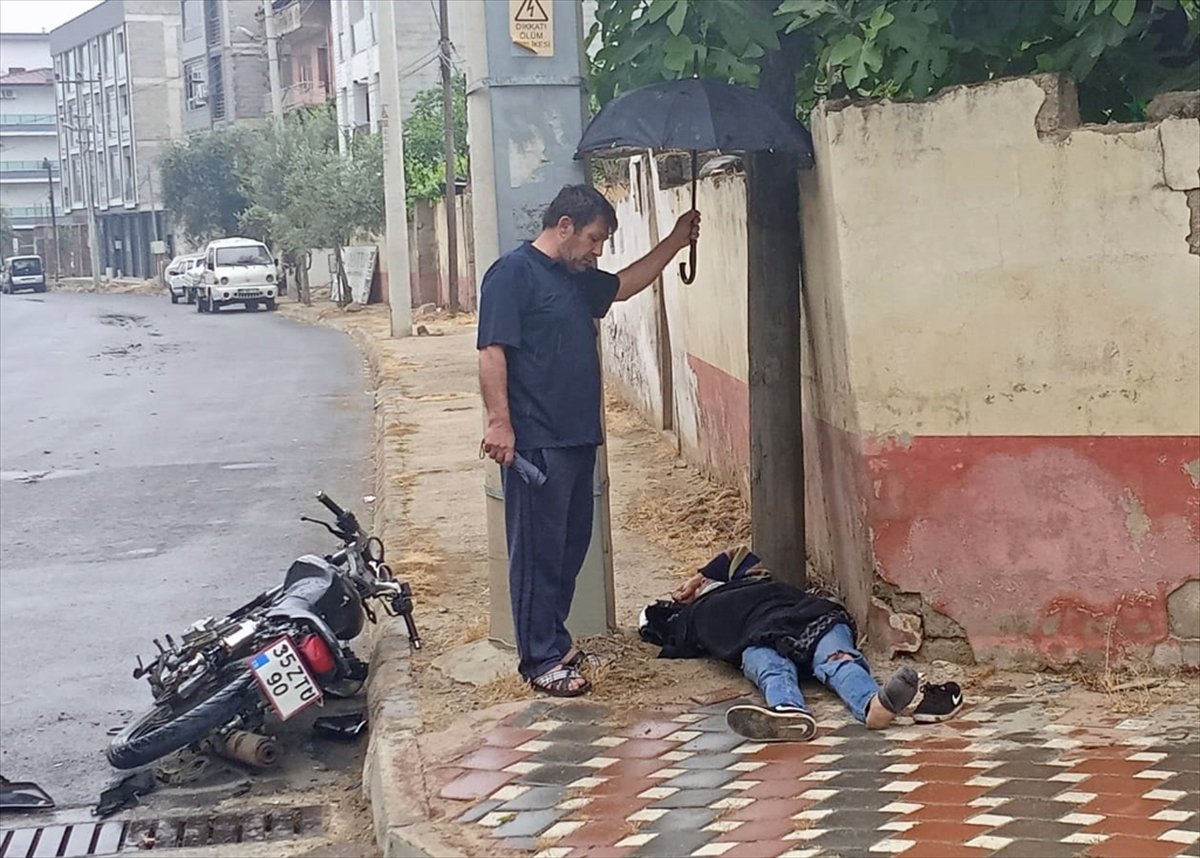 a İzmir'de kamyonla motosiklet çarpıştı: 1 ölü