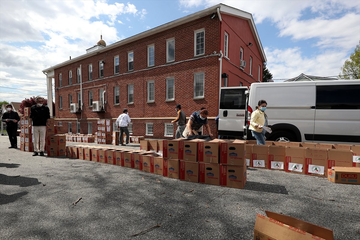 ABD'de virüsten etkilenen Türk ailelere yardım sürüyor