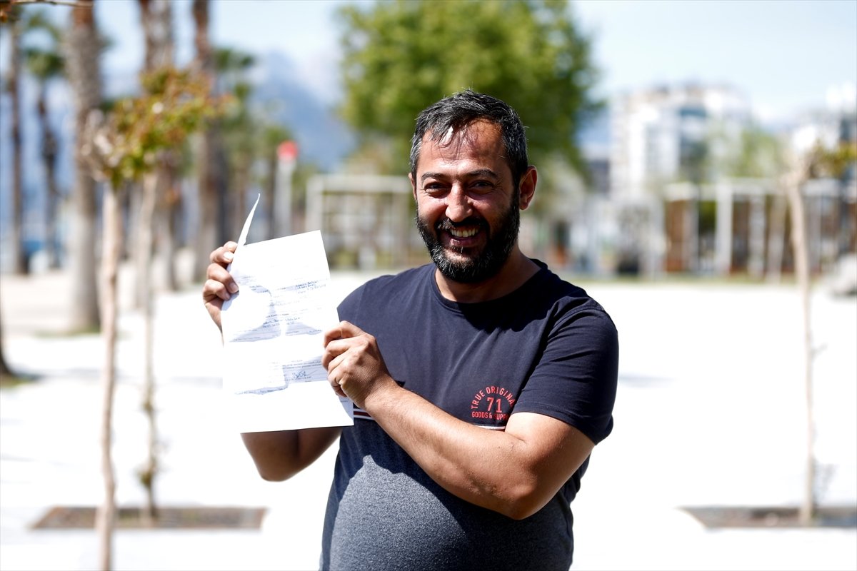 a Konyaaltı sahilini boş görünce dayanamadı, cezayı yedi