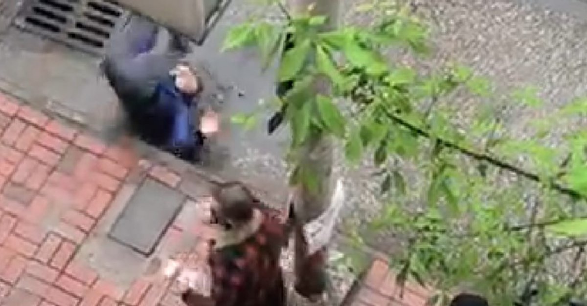 İ Bankanın önünde sıra kavgasında yumruklar konuştu