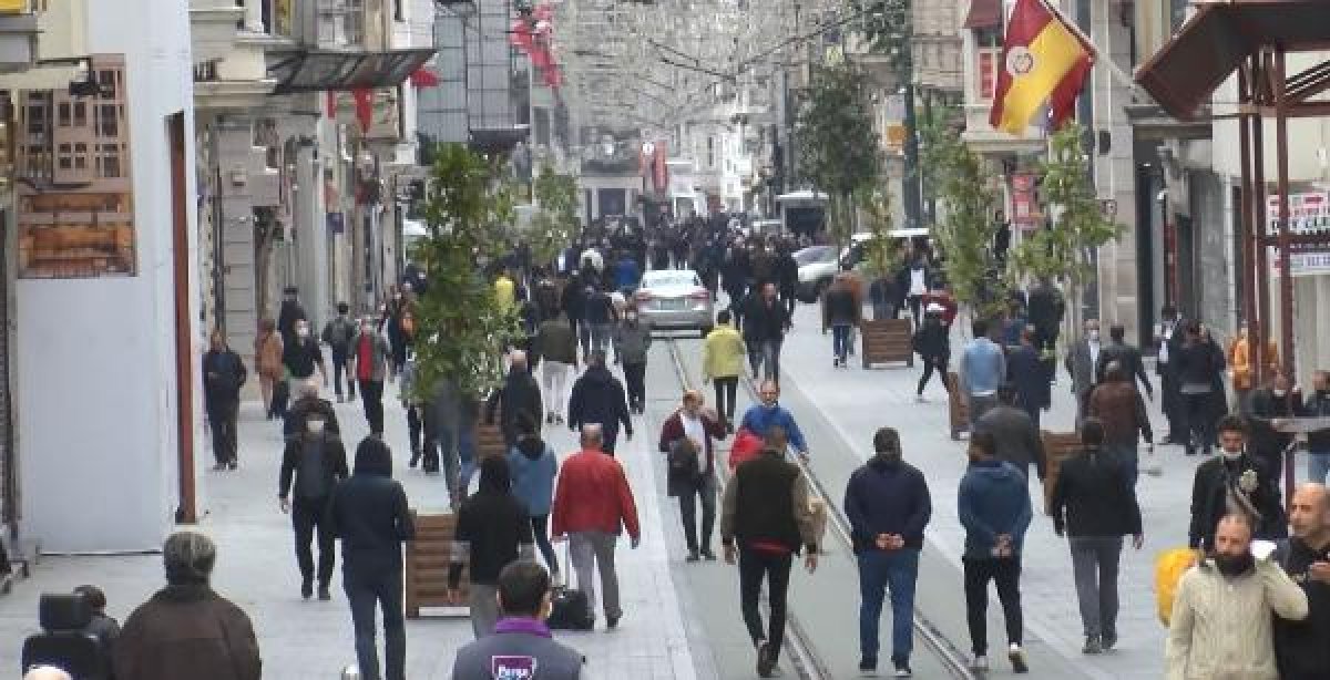 Sağlık Bakanı, İstiklal Caddesi'nden fotoğraf paylaştı