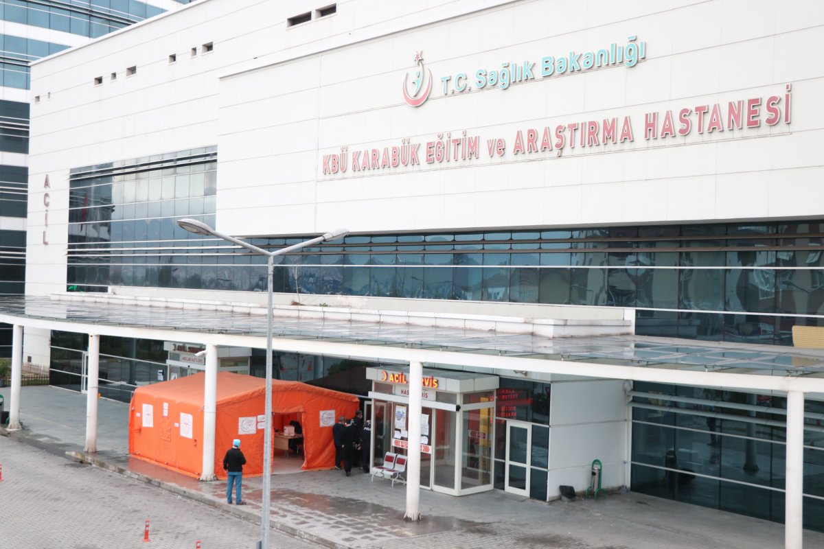 i Sağlık çalışanlarından örnek davranış