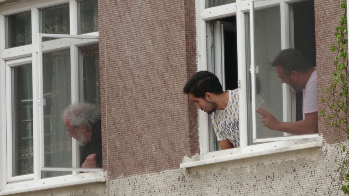 i Şişli sokaklarında müzisyenler çaldı, vatandaşlar eğlendi