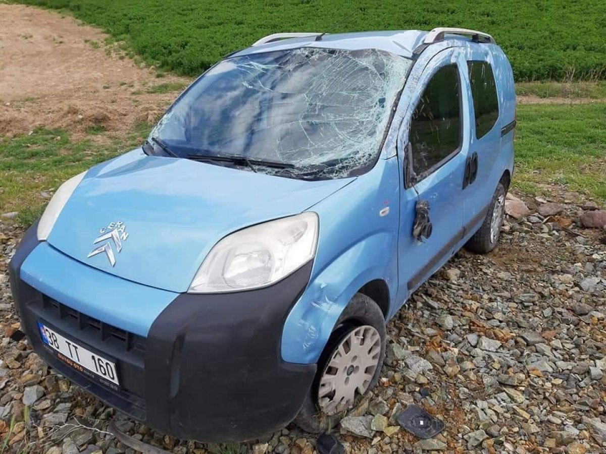 i Yaptığı kazayı sosyal medyadan paylaştı