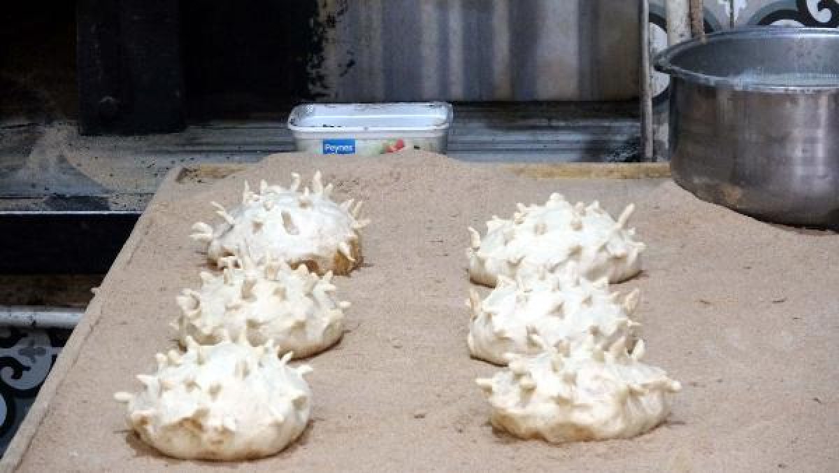 dha Van'da koronavirüs şeklinde ekmek üretildi