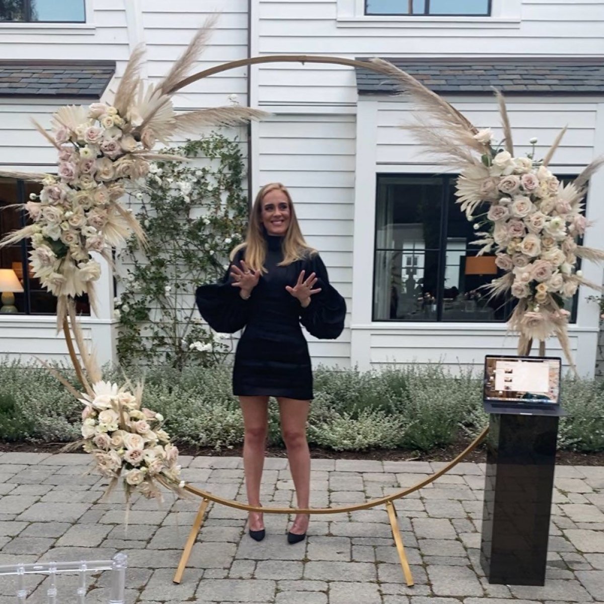 Adele’nin yeni görüntüsü şaşırtıyor