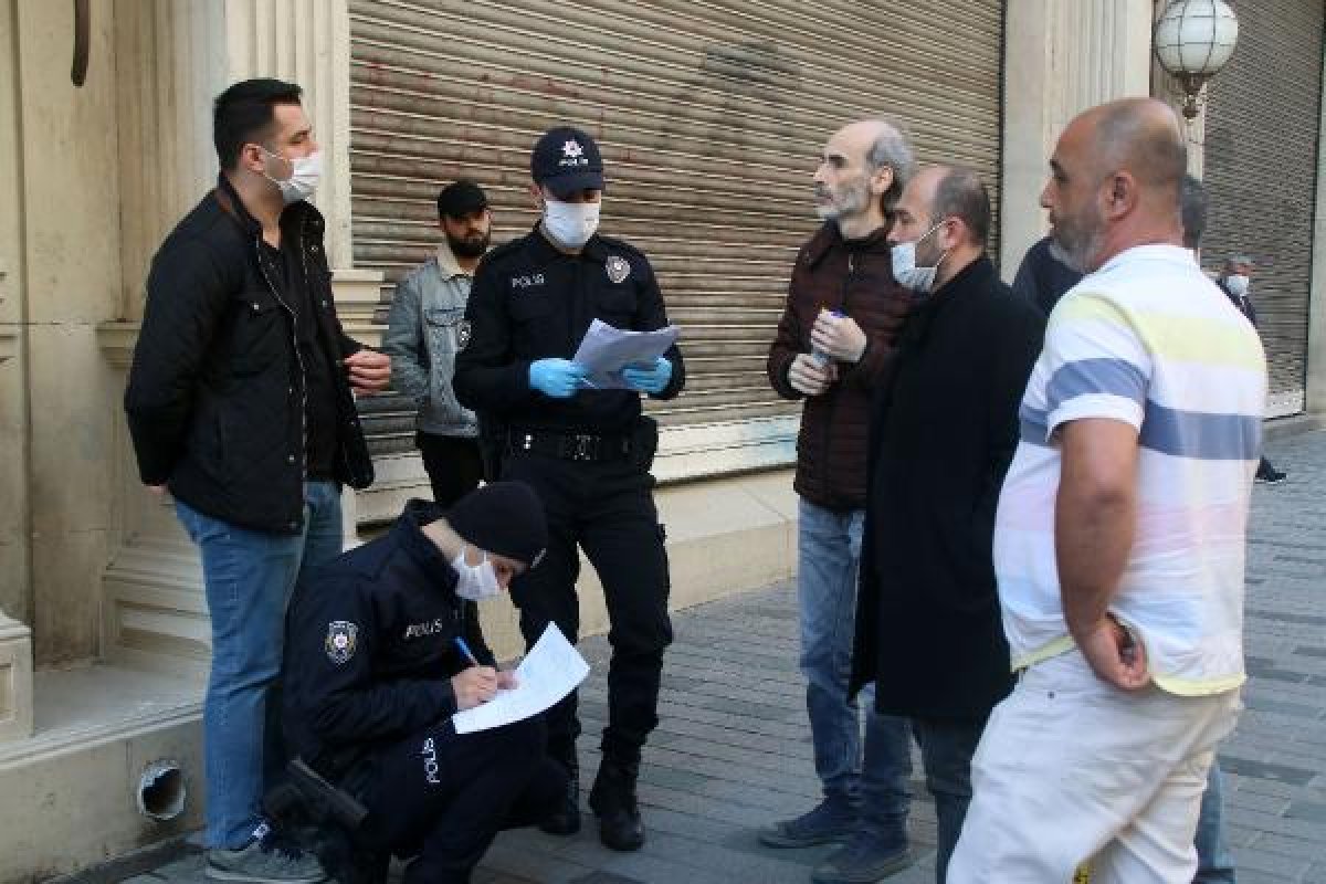 d İstiklal Caddesi'nde maskesiz dolaşanlar cezayı yedi