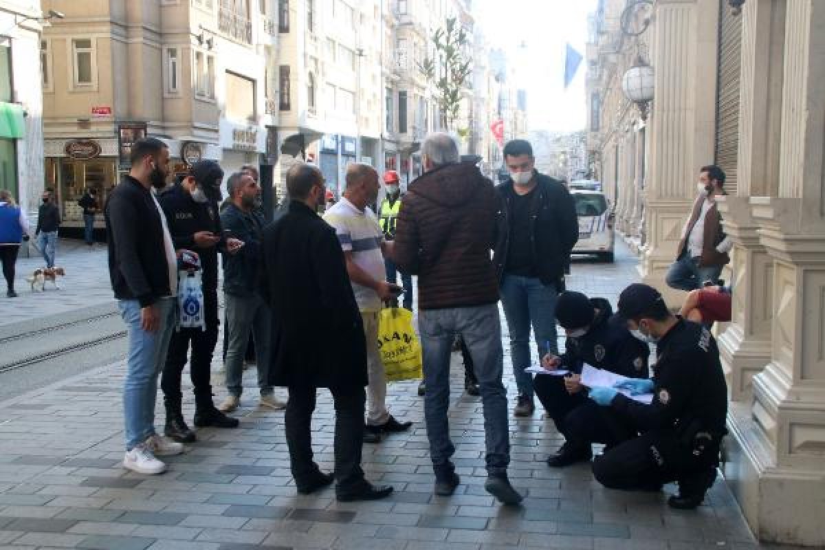 d İstiklal Caddesi'nde maskesiz dolaşanlar cezayı yedi