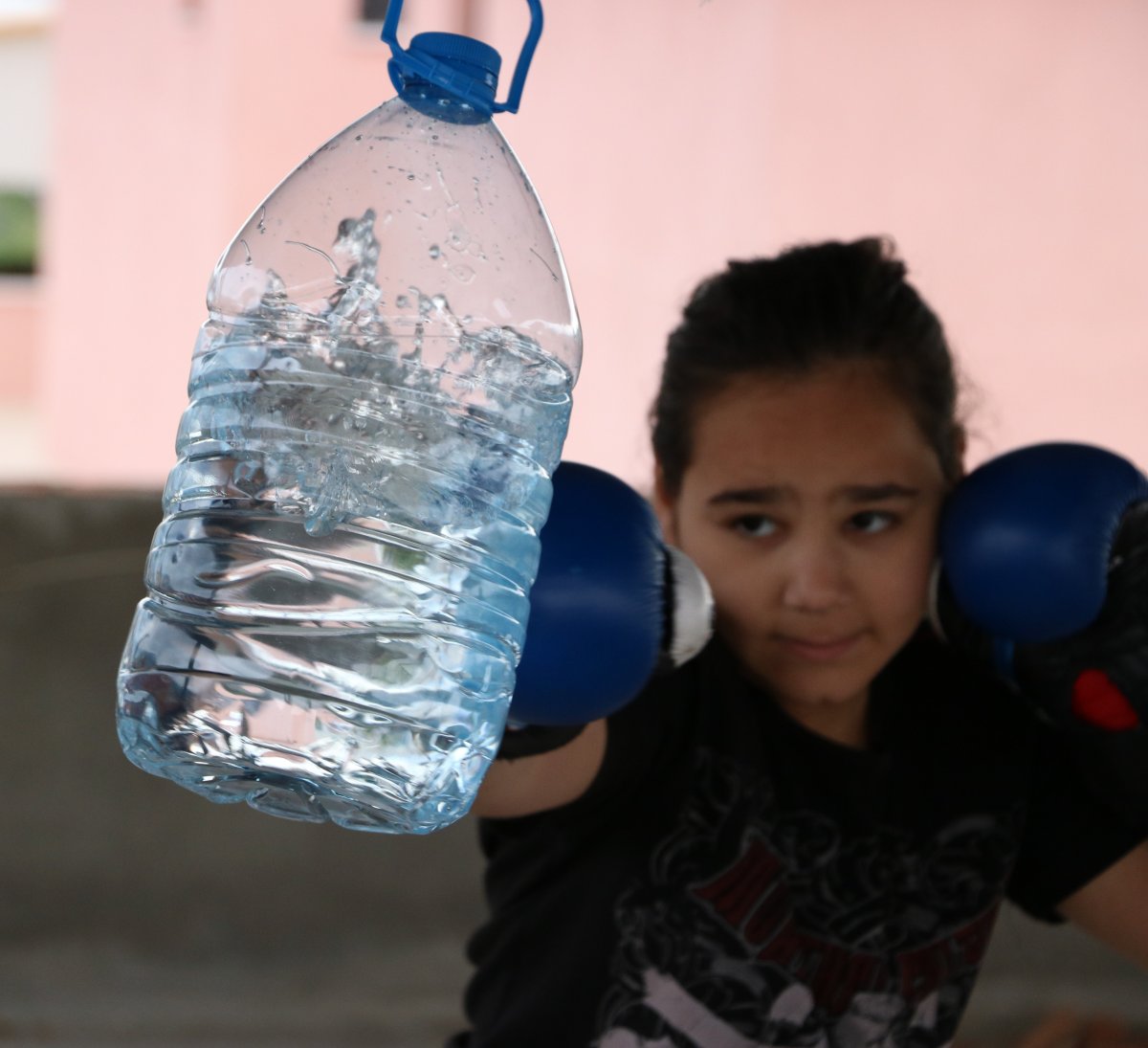 i Korona engel olamadı, ev çatısı spor salonuna dönüştü