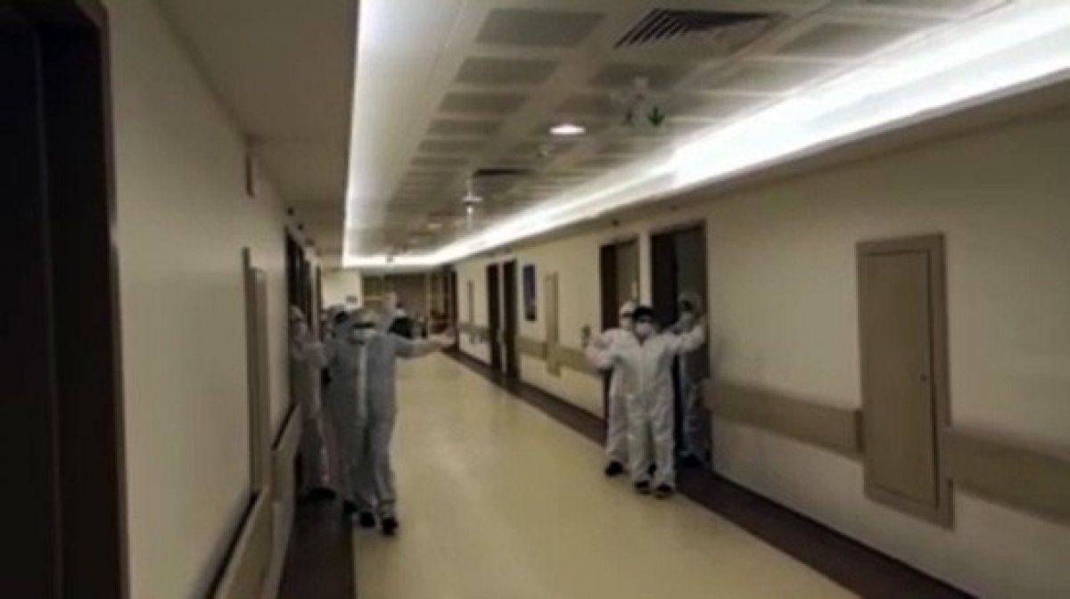 i Korona hastaları azalınca erik dalı oynadılar