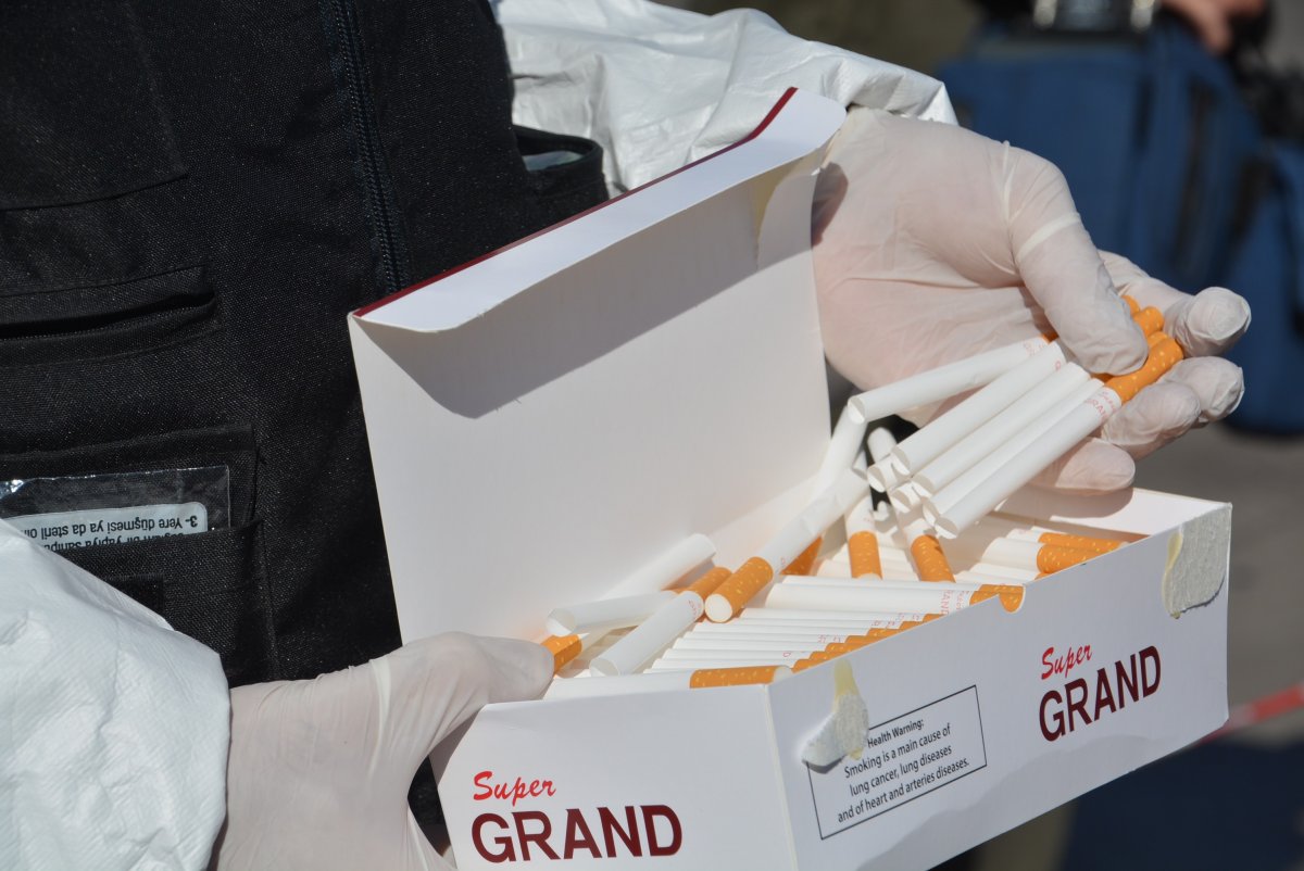 i İzmir’de rekor operasyon: 37 milyon makaron ele geçirildi