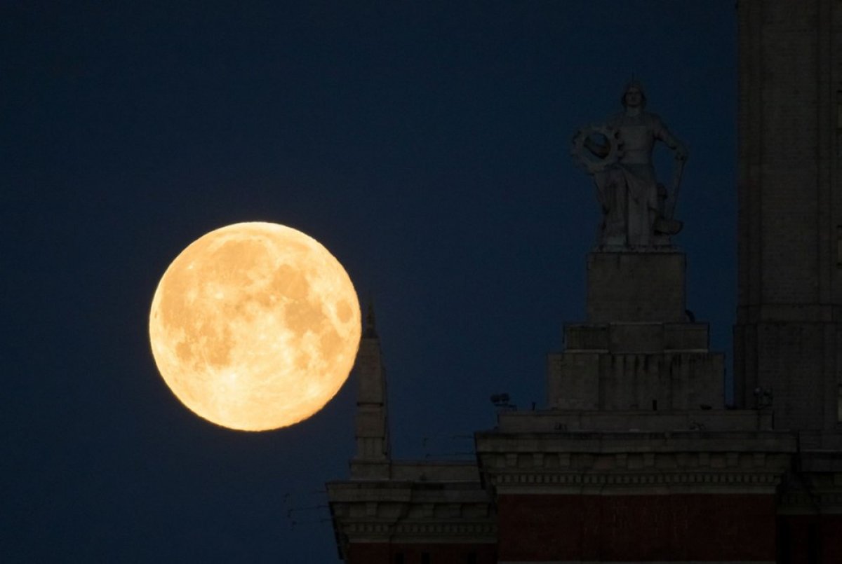 r Dünya'dan Süper Ay manzaraları