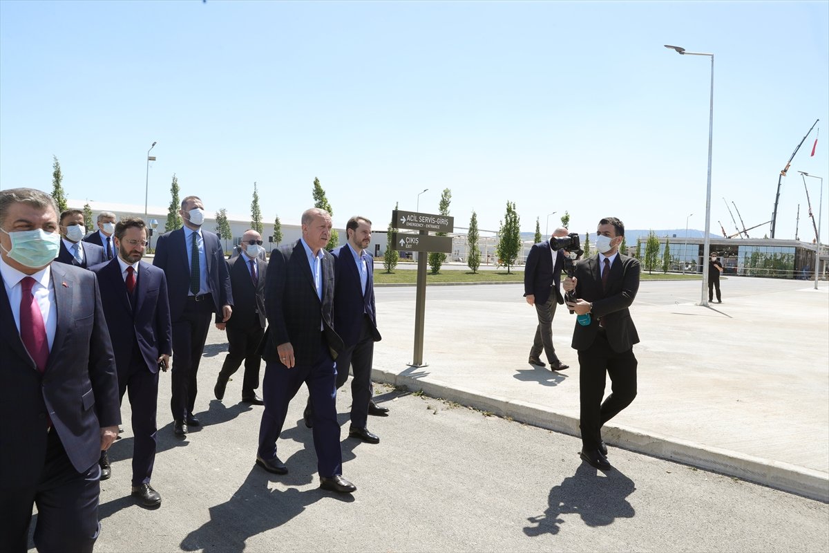 a Erdoğan Sancaktepe'deki salgın hastanesini denetledi
