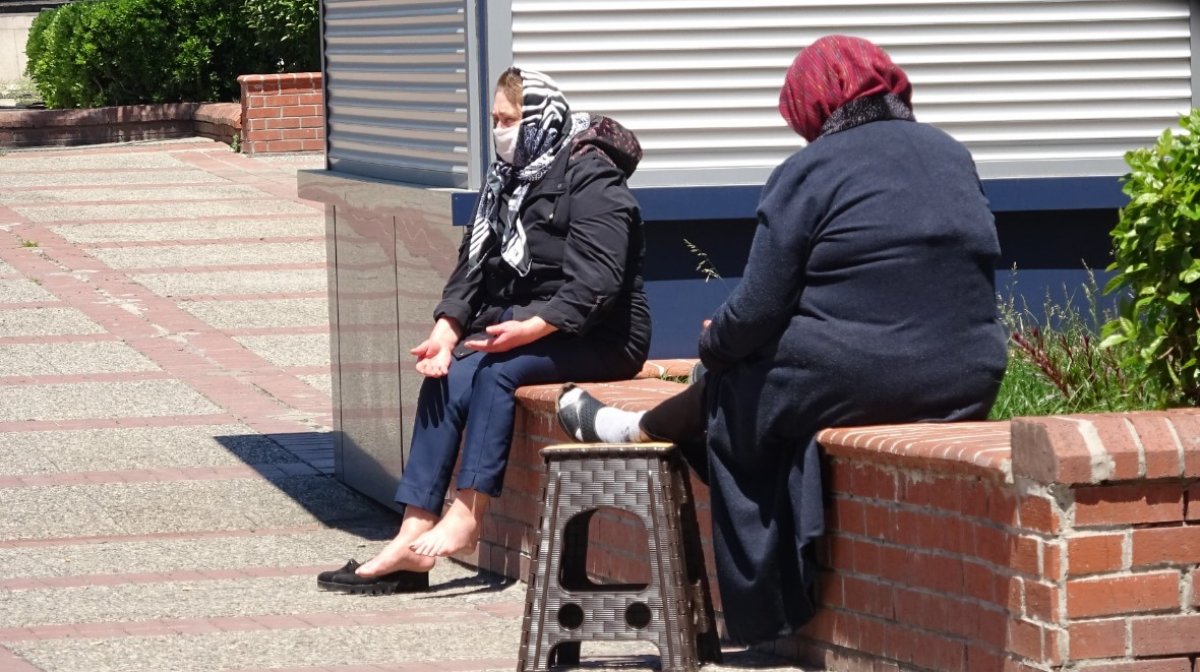 Bursa'da 65 yaş ve üzeri bankamatiğe koştu