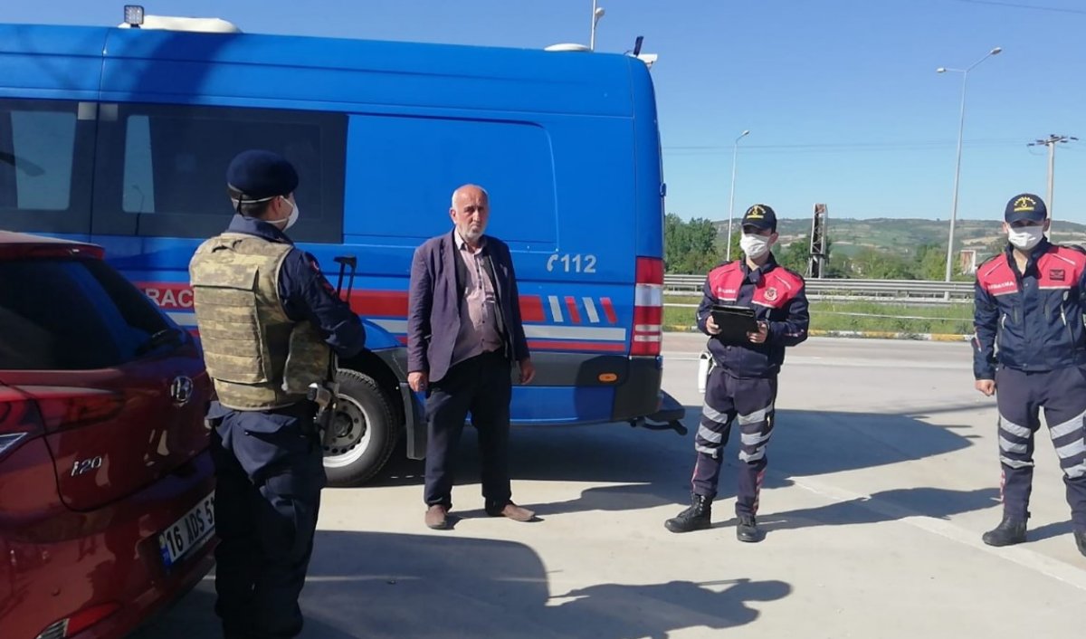 Kısıtlama zamanı otomobil çaldı, yakalandı