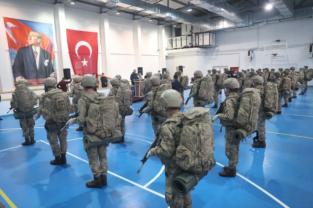 a Bakan Soylu: Yurt içindeki terörist sayısı düşüyor