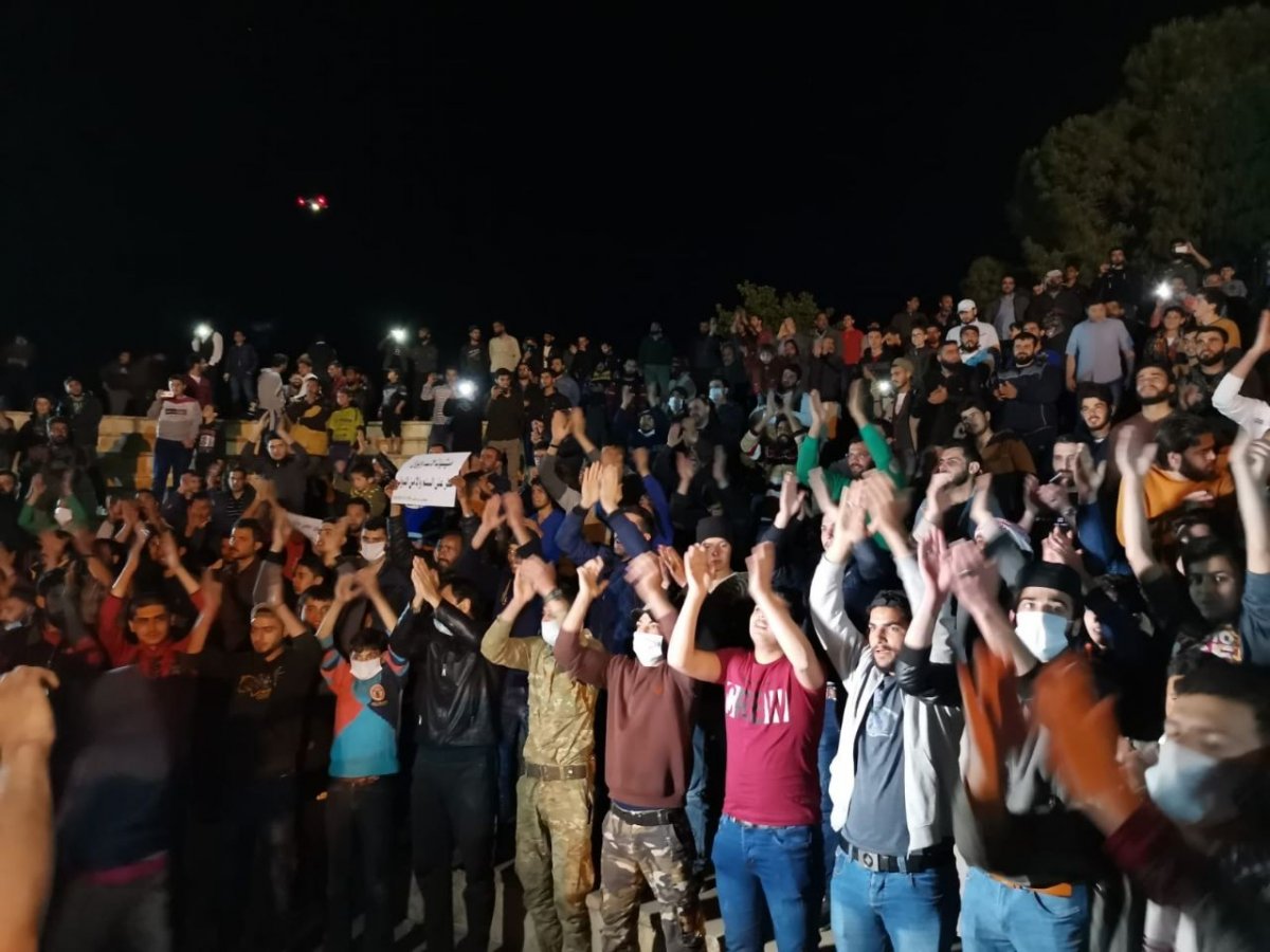 i İdlib'de Esad rejimi karşıtı protesto