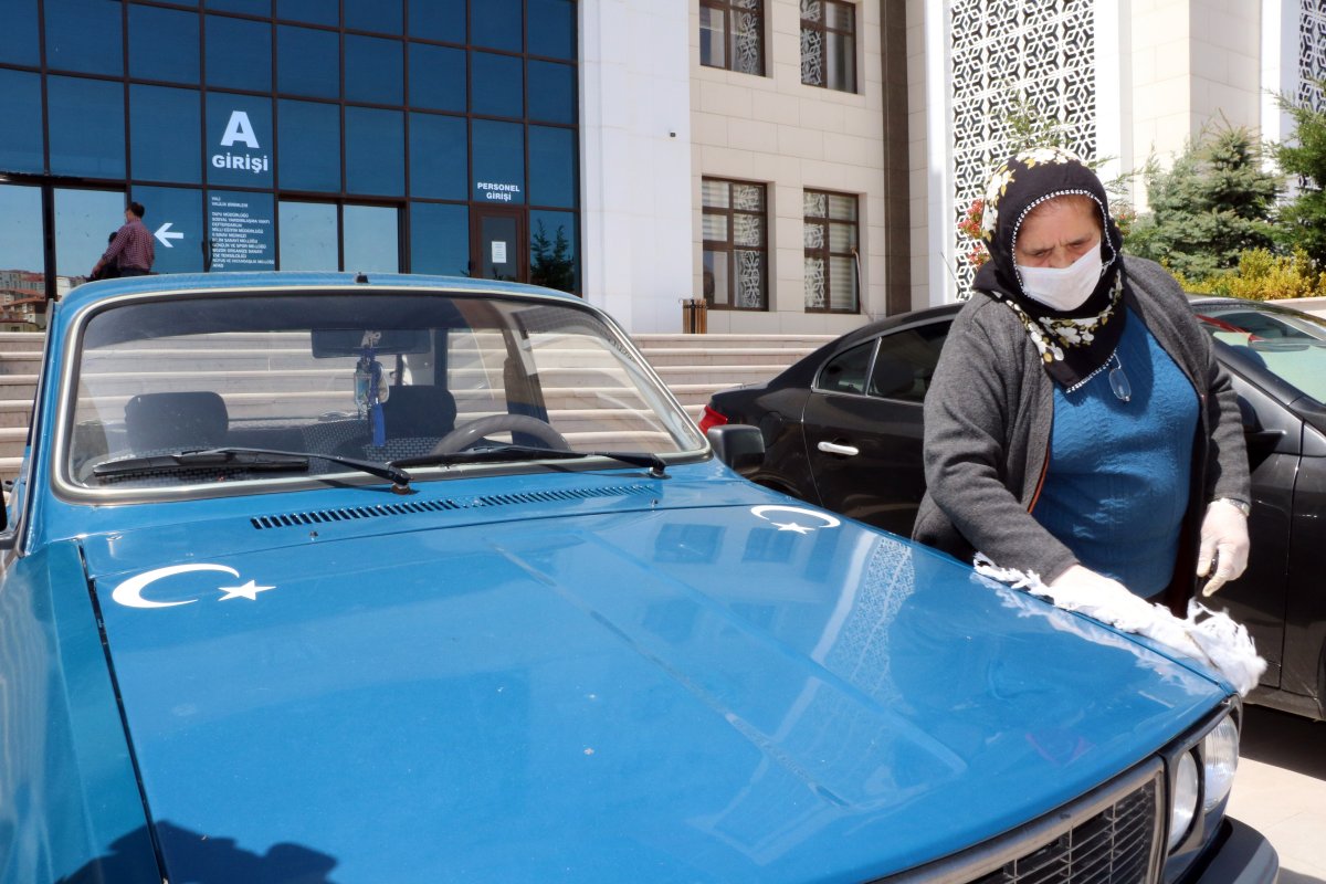 30 yıldır kaza yapmayan kadın şoför yılın sürücüsü seçildi