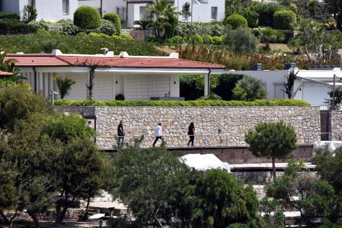 d Yılmaz Özdil'in komşuları da mühür yedi