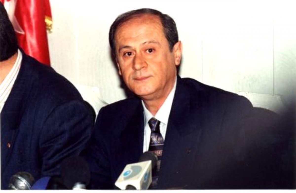 Devlet Bahçeli kimdir? biyografisi Devlet Bahçeli kimdir? biyografisi