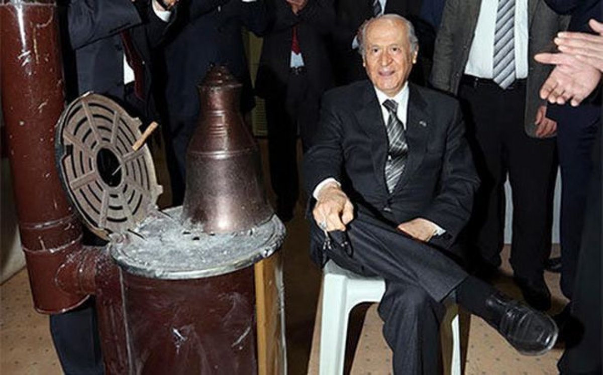 Devlet Bahçeli kimdir? biyografisi Devlet Bahçeli kimdir? biyografisi