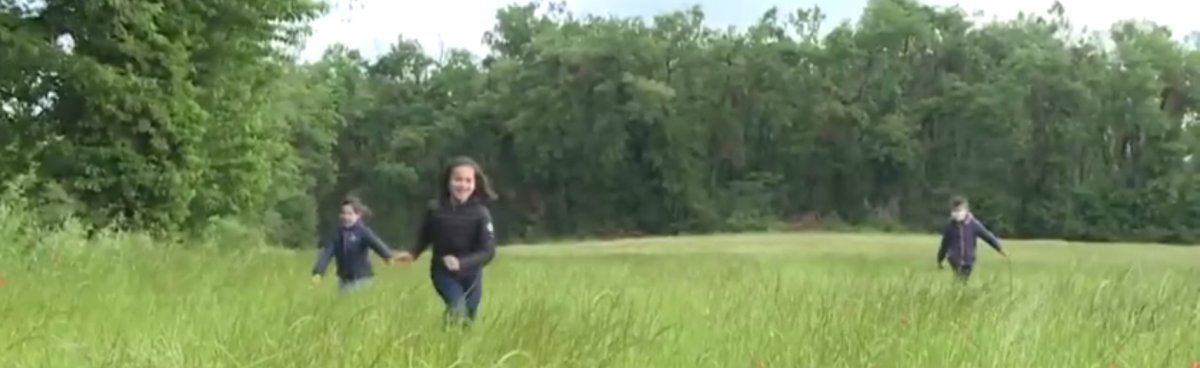 Fransa'da ilkokulların açılmasına protesto