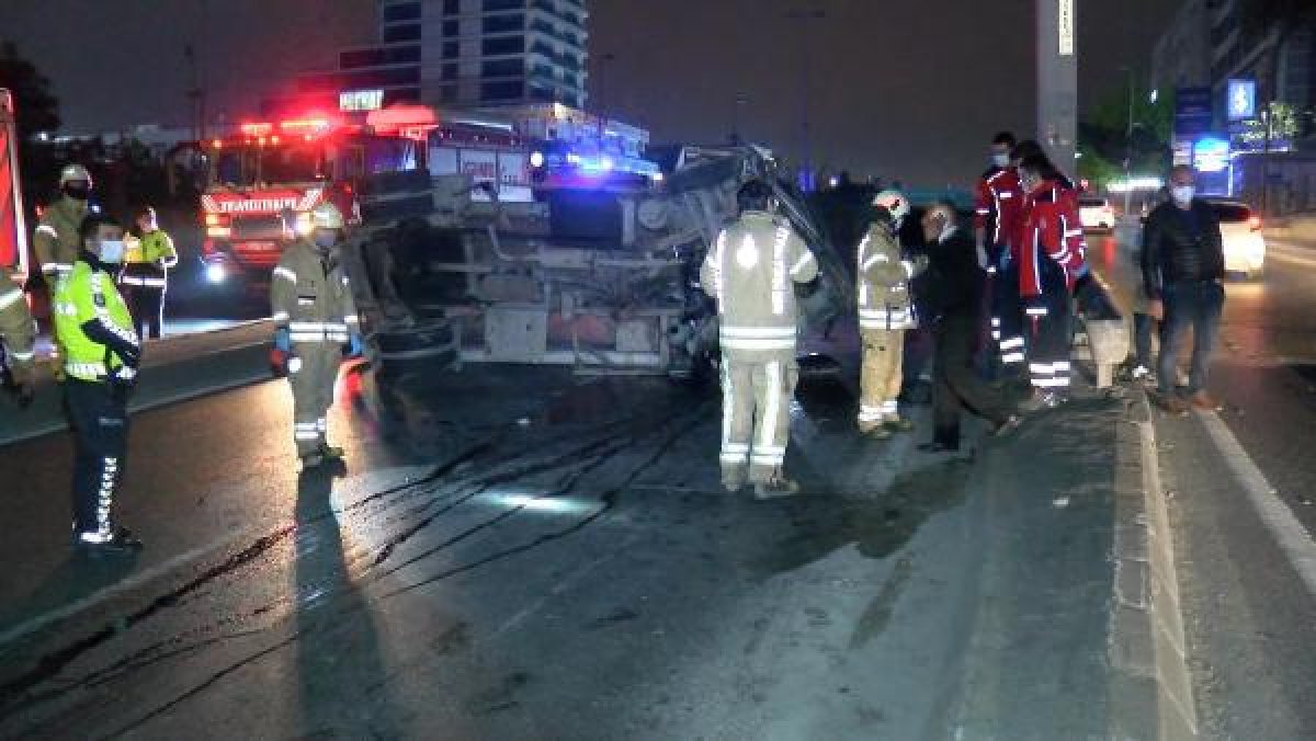 d Başakşehir'de vidanjör yan yattı:1 yaralı