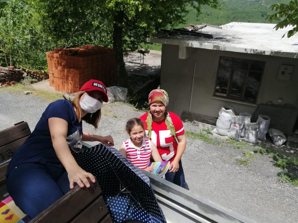 i Öğretmenler kamyonetle dolaşıp öğrencilerle hasret giderdi