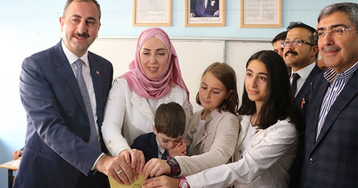 Adalet Bakanı Abdulhamit Gül kimdir? biyografisi 