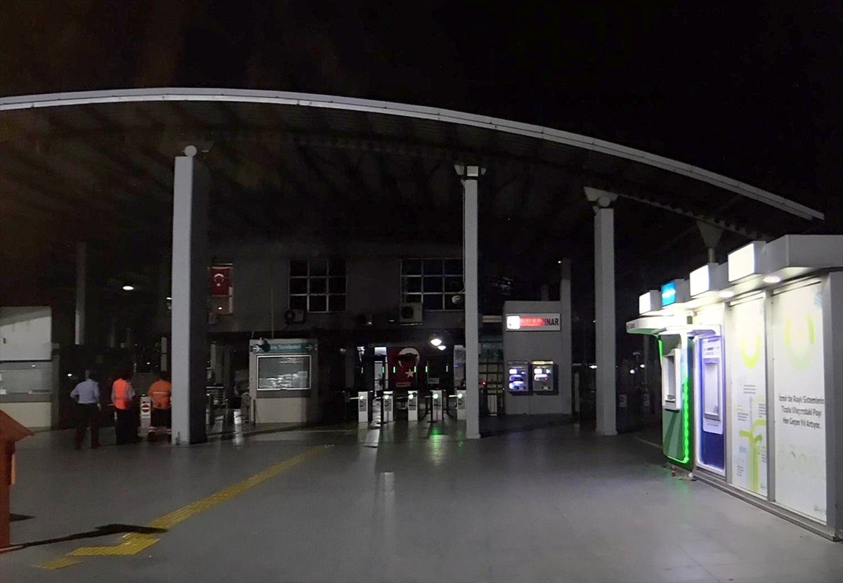 İzmir'de bankamatik hırsızı yakalandı