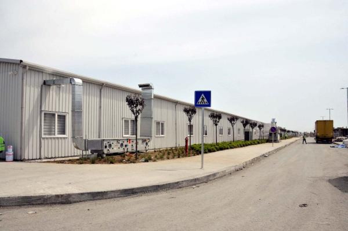 Yeşilköy pandemi hastanesinin tabelası asıldı