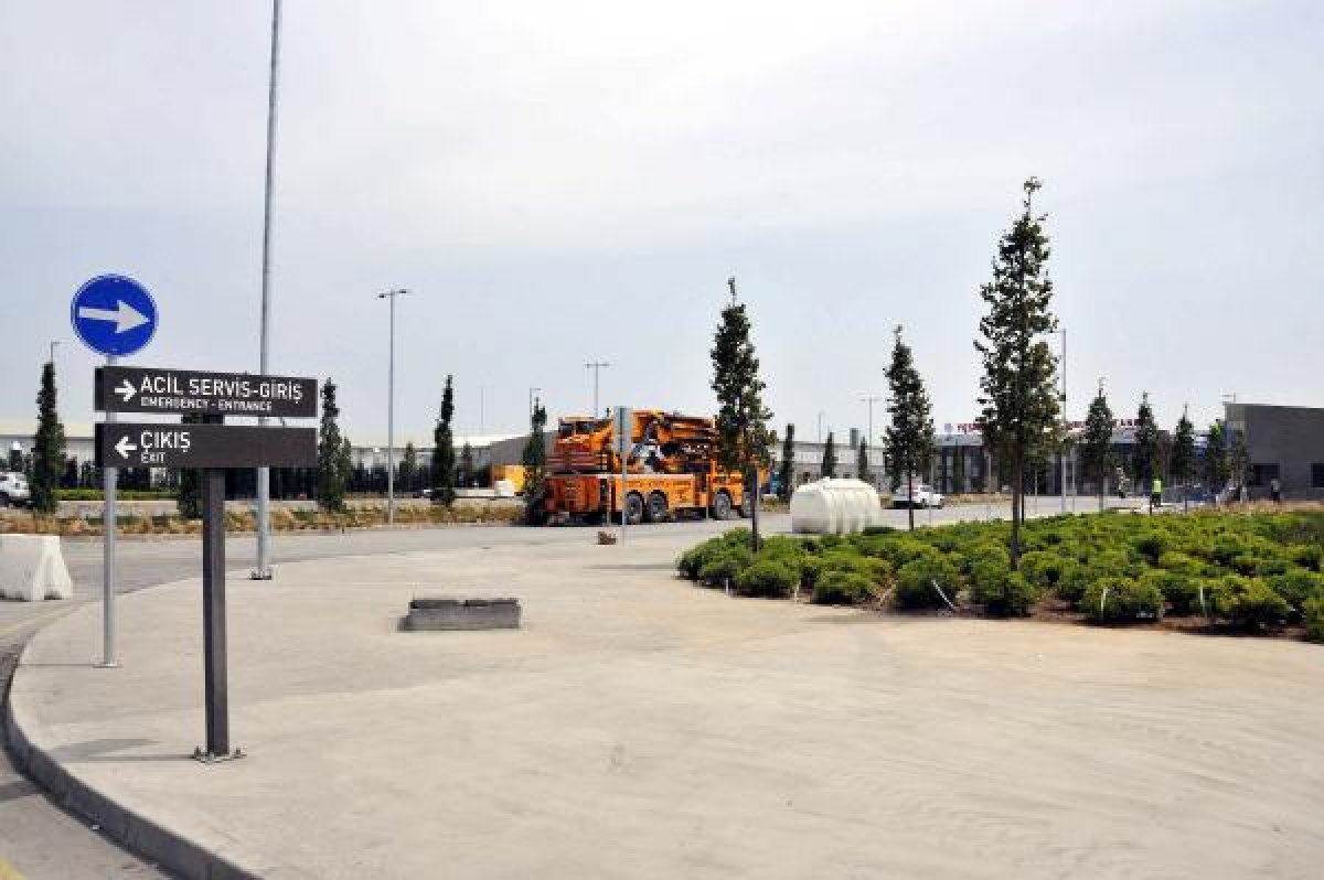 Yeşilköy pandemi hastanesinin tabelası asıldı