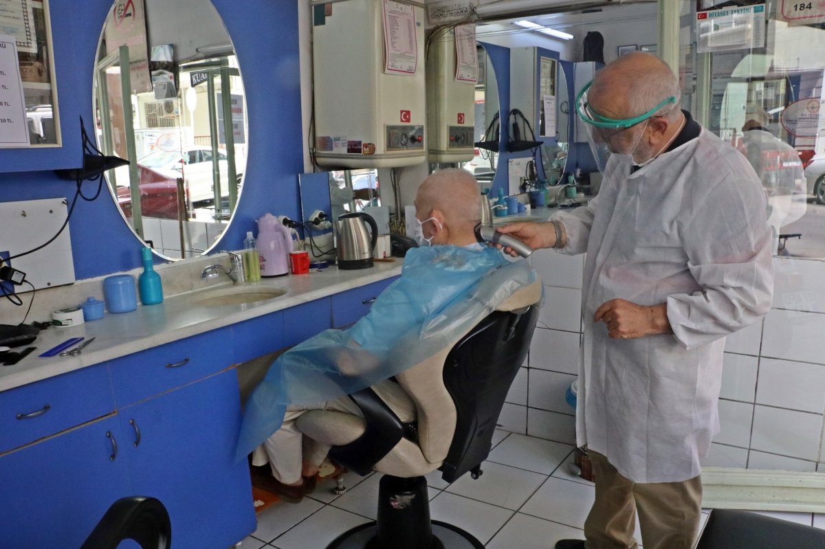 i Antalya'da 6 saatlik izni ekmek teknesinde geçirdi