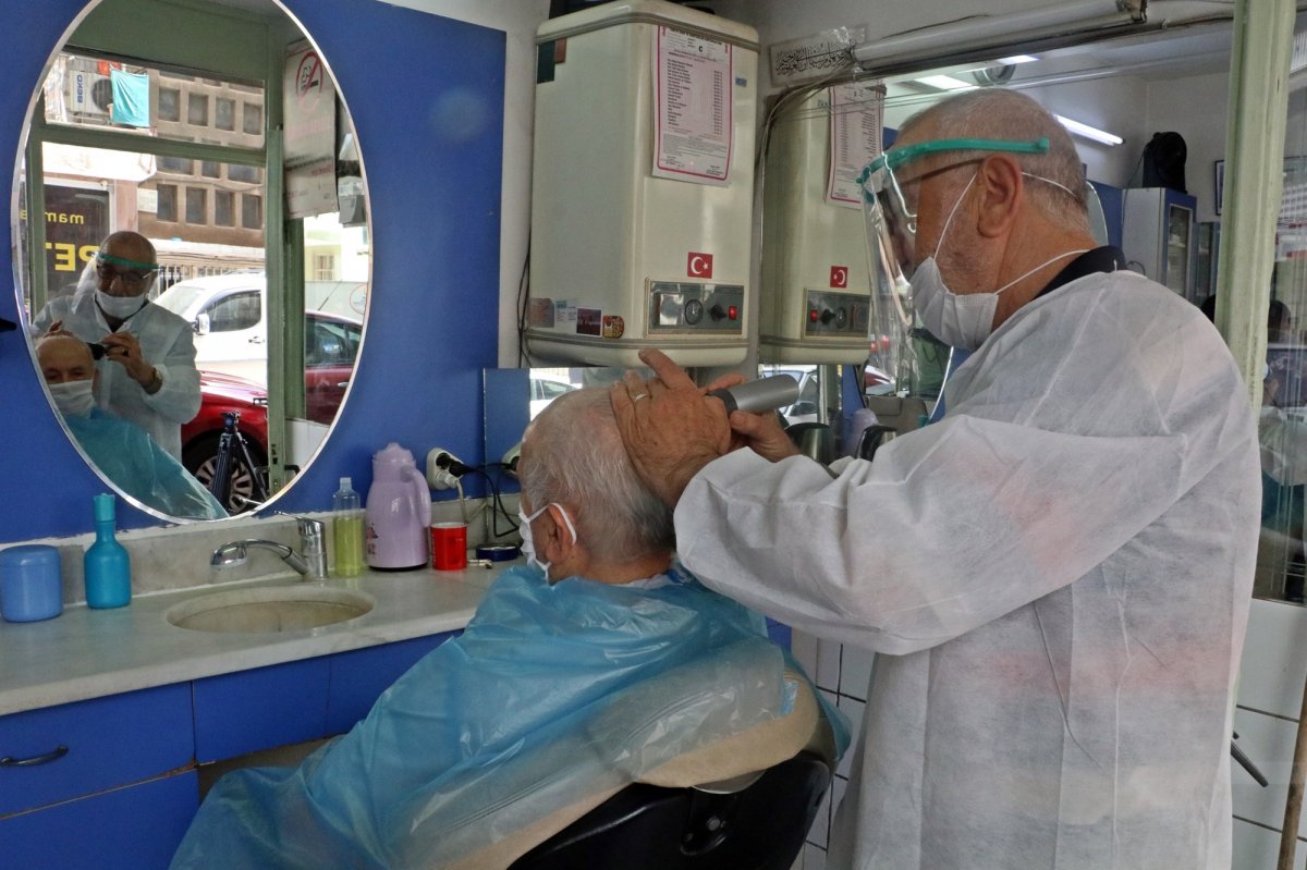 i Antalya'da 6 saatlik izni ekmek teknesinde geçirdi