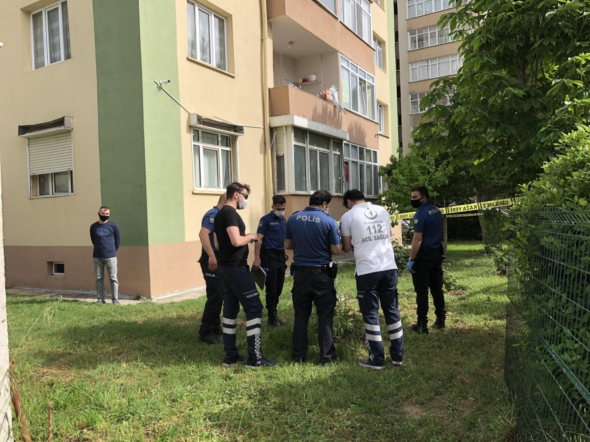 i İstanbul'da, 6'ncı kattan düşen kadın hayatını kaybetti