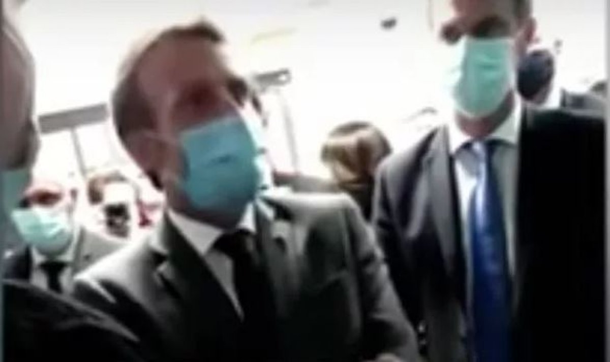 Hemşireler, Macron'a tepki gösterdi