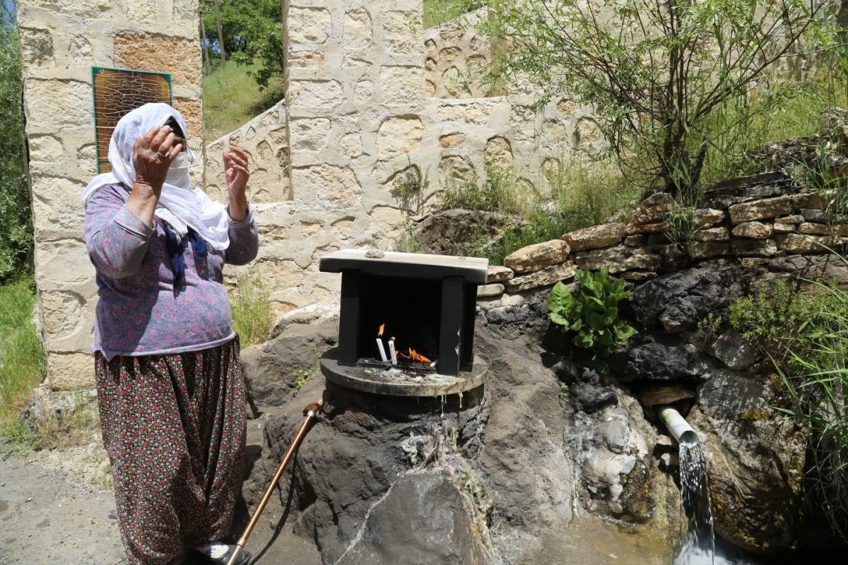 i Tunceli'de yaşlılar, tur otobüsüyle Munzur Vadisi'ni gezdi