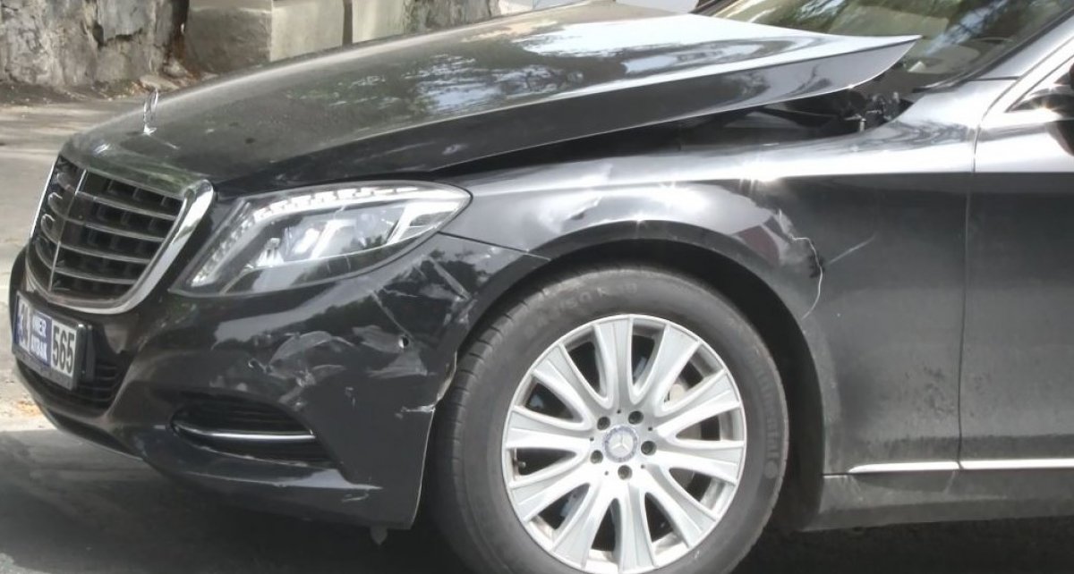 Çiğ köfteci Ömer Aybak lüks aracıyla kaza geçirdi