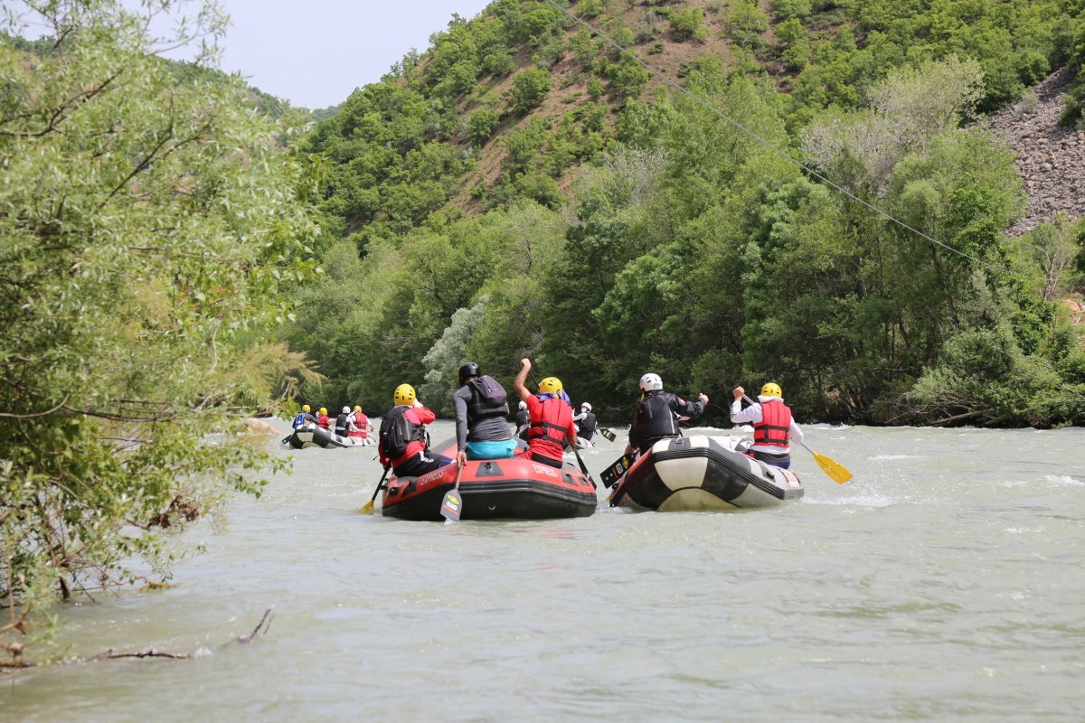 i Tunceli'de rafting sezonu açıldı