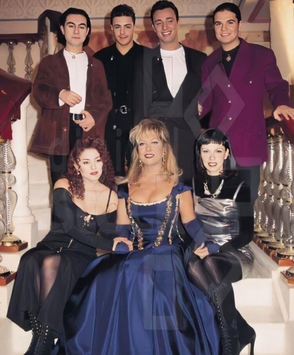 Aşkın Nur Yengi'den nostaljik fotoğraf